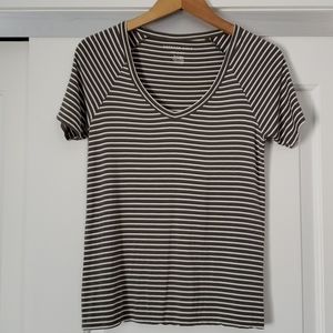 Soft & sexy striped t-shirt!